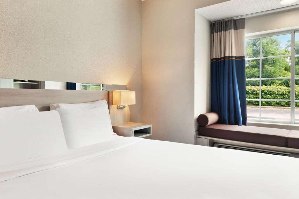Microtel Inn & Suites By Wyndham Florence/Cincinnati Airpo Zimmer foto